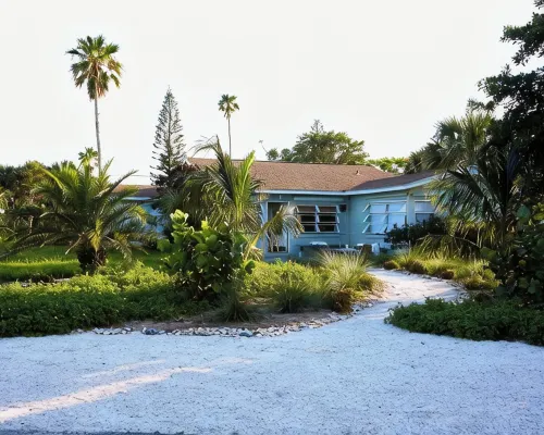 Stylish, and Relaxing in a Charming Neighbourhood with a Secluded Local Beach. Hotels in Indialantic