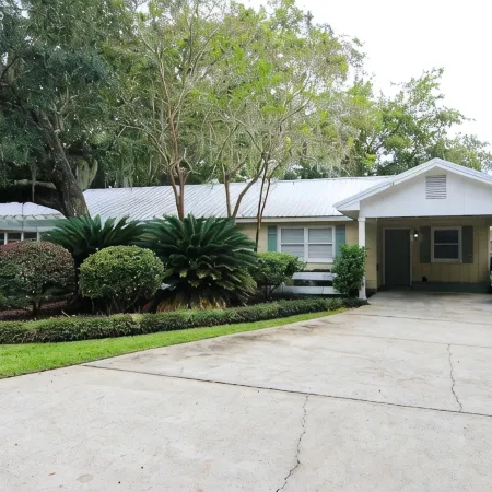 Bright, Airy Cottage Near Beach Perfect for Families