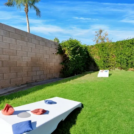 Near Coachella Festival, 5min walk 2 BNP Paribas, pool spa, 7bdrm, mountain view