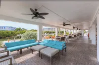 Castaway Key - Oceanfront Condo with Double Balconies & Marina Access - 3 estrellas