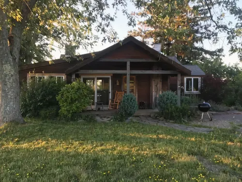 The Cottage @ Chestnut Hill Guest House & Farm