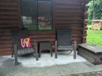 Cozy cabin in the Maine woods.  Direct access to ATV/Snowmobile trails. ピスカタキスのホテル