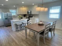 Laura’s Simply Charming Home on Harrison - 무료 와이파이