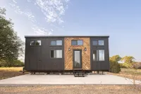 Peaceful Tiny Home on Hilltop with Gorgeous Sunsets & Scenic Views - Chalets