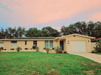 3Br Retreat w/ Private Fence Yard • 16 Min to Siesta Key - Homestays
