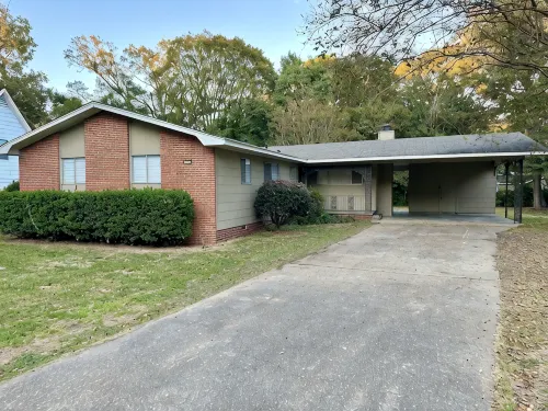 NEW! Beautifully Renovated, 3bd that has it all!