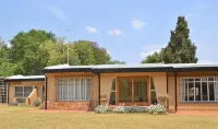 At the Rocks Country Estate - Lodges