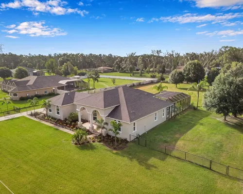Everything you need in a home to enjoy Florida. Hotele w: Lutz