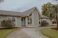 Beautiful 5bd/3ba in Gulf Breeze, Heated Private Pool & Pet Friendly!