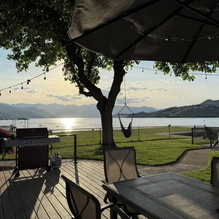 Downtown Beach House -Dog Friendly, Waterfront, License # TR-0561