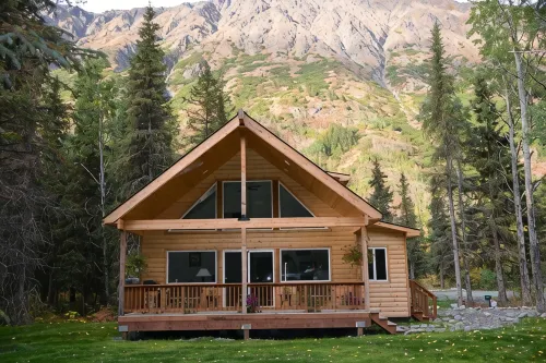Lower Paradise Log Cabin in Moose Pass