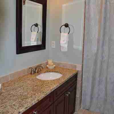 Grande Bay Resort - Mojo Blue 1BR Condo Beachfront! Rooms