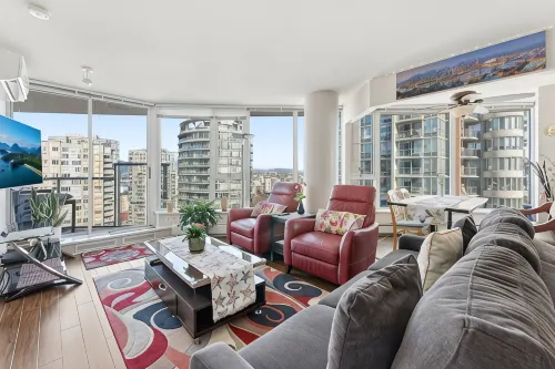 Luxury Downtown Ocean+Mountain views A/C Comfort Pool / hot tub/ sauna/ gym - อ่างจากุชชี่