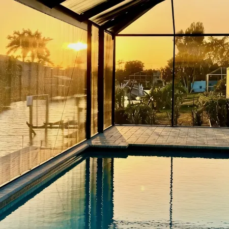Villa Panache-Wow! New, Gulf Access, Spa, Putting Green, WiFi, Sonos Music