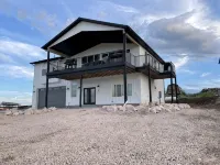 Stunning views 6-bedroom vacation home, with Private Beach Resort access. - 4 tähden