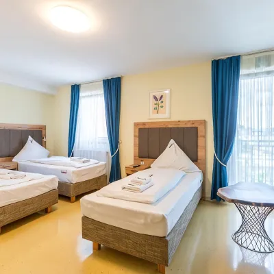 هوتل أرينا Hotels near محطة مترو أنفاق كوبستر