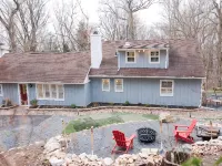 Cowry Acres - 11 Acre Enchanted Retreat, Hot Tub Hotels in Buckingham Township