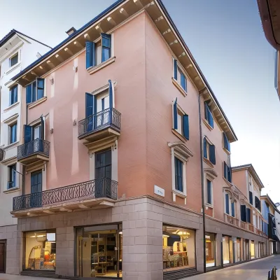 Opera Relais de Charme - Aparthotel Hotels near Church of San Fermo Maggiore