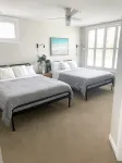 Marina View/Rooftop deck! Walk to Silver Beach/downtown! 2 Restaurants nextdoor - Wifi