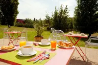 Cerise Valence - breakfast
