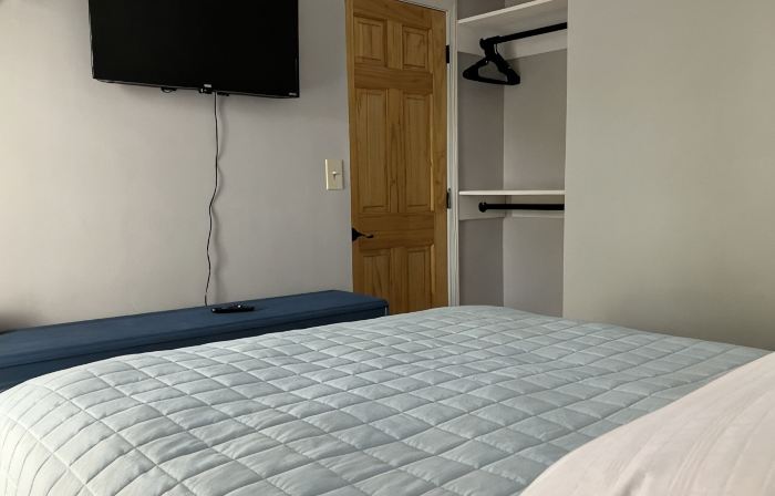 Cute Apt w/ Parking & W/D!