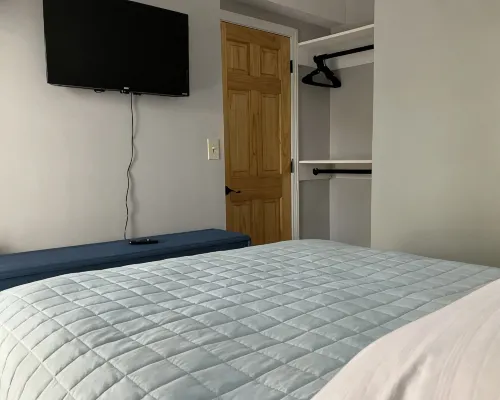 Cute Apt w/ Parking & W/D! Hotels in Dover