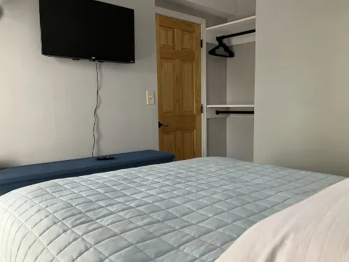 Cute Apt w/ Parking & W/D!