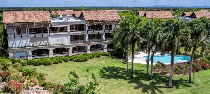 Elegant penthouse w/ stunning view over Dye Fore Golf & close to Altos de Chavón Hotels in La Romana