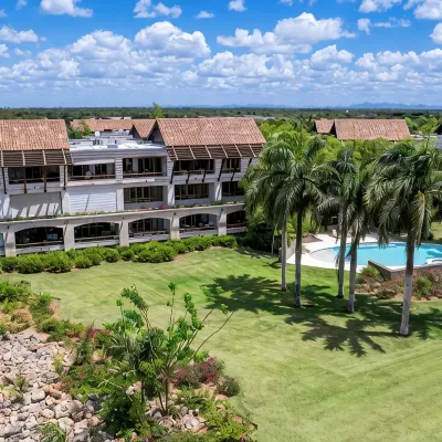 Elegant penthouse w/ stunning view over Dye Fore Golf & close to Altos de Chavón Hotels near La Romana International Airport