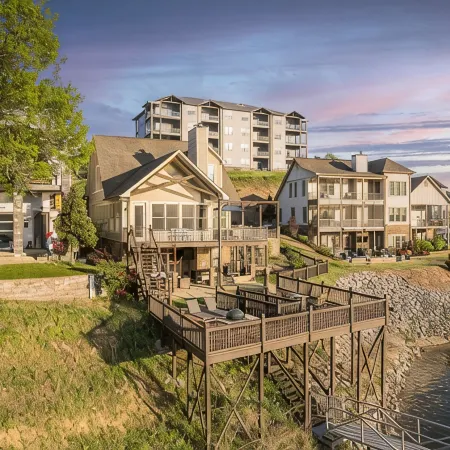 Waterfront family home on Smith Lake