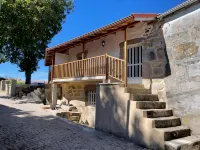 Charming Tourém Retreat 3 Bedroom House with Stunning Views - Homestays