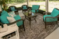 Charming 3-bedroom house with WiFi, fitness room on Gated property - Wifi