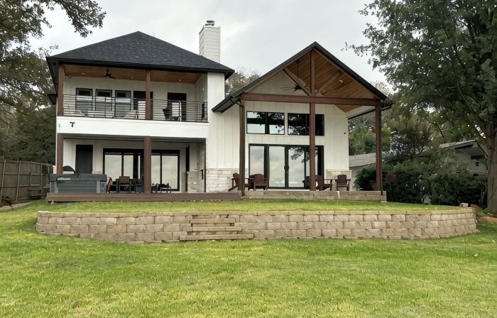 Beautiful Lakefront House with Amazing Views