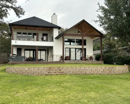 Beautiful Lakefront House with Amazing Views トゥールのホテル