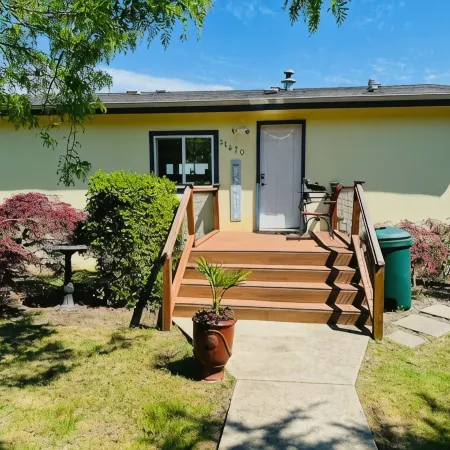Waterfront Hoodsport Cabin, Hood Canal Beach Oasis