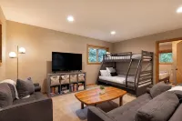 Modern Cabin | New Hot Tub · Sauna · EV Charger