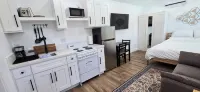 Cozy studio with WiFi and AC in welcoming Westminster