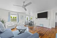 Costal Cottage Retreat minutes from Newport RI
