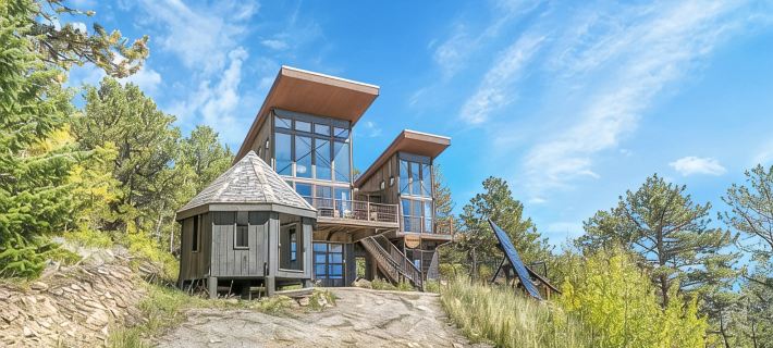 Off-grid Masterpiece Cabin W/ Breathtaking View Hotels in Gilpin County