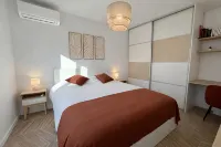Charming Apartment with Terrace, Village on Foot - واي فاي