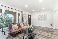 Prime location Close to Downtown LA 2 bed 1 bath Kingsize Bed Private Entry! 17