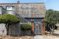Beach Access - Cozy  2-BD Pet Friendly Kitty Hawk Condo with pool, W&D, tennis