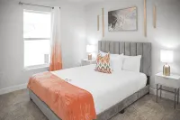Palm Bay Retreat: Pool, Amenities & Free Parking - واي فاي