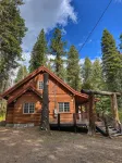 The Cozy Acorn Cascade Lake Retreat