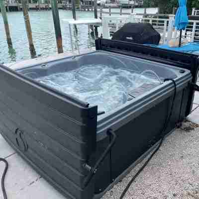 Waterfront 2BR w/ Dock, Hot Tub & Easy Ocean Access – Boaters Welcome! Fitness & Recreational Facilities