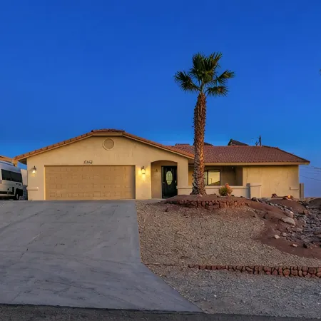 Heated Pool & Hot Tub ! Epic Game Room & Parking! Near Downtown!
