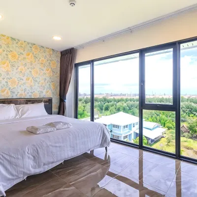 Arunsakhon Luxury Condo Hotels near Wat Chetsadara