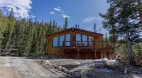 Mountain Base Camp, 2 Bedroom, Wood Stove Amazing Views, Middle of Everything