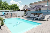 Lighthouse Guesthouse & Cafe - Pools