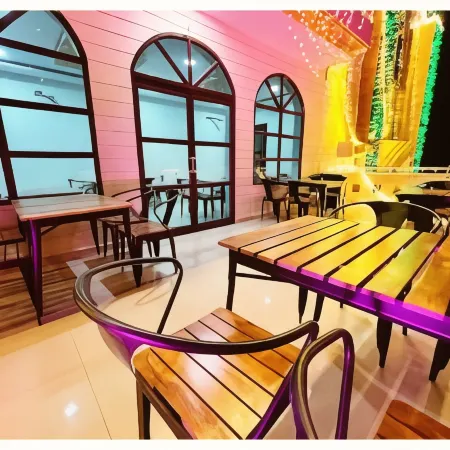 Goroomgo Nath Palace Varanasi - Full Air Conditioned - Excellent Location